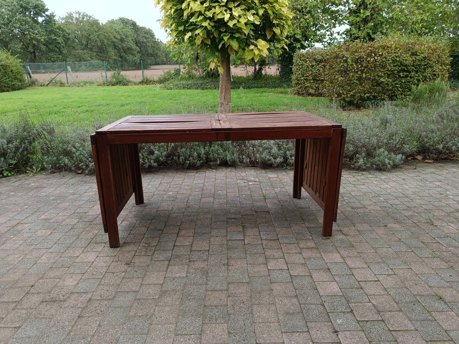 Ikea tuintafel, Ophalen
