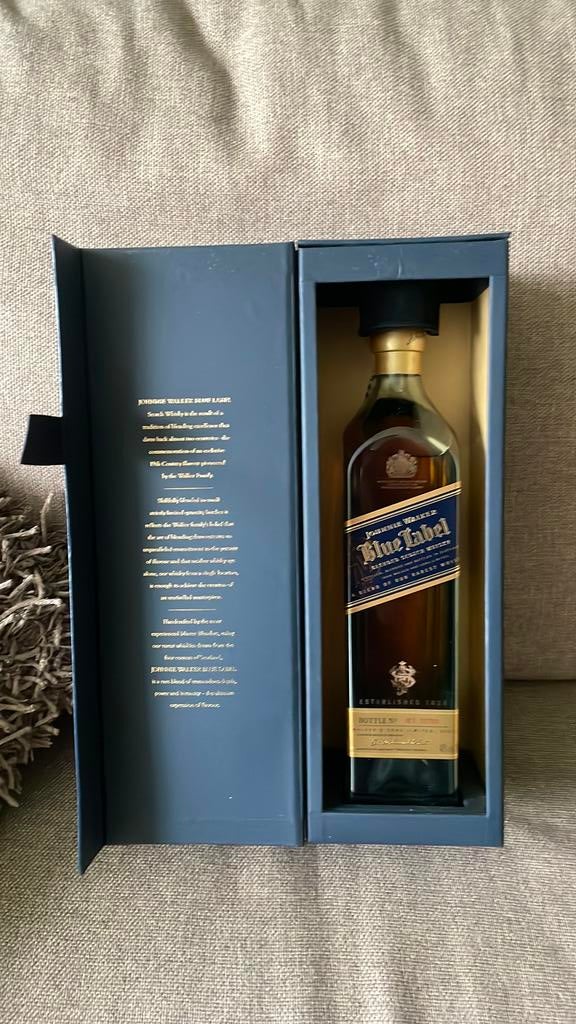 Johnnie Walker Blue Label Whisky - 70cl - LE No. IE1 75703, Verzamelen, Ophalen, Zo goed als nieuw, Vol