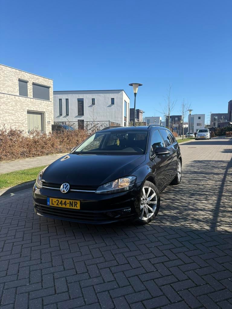 Volkswagen Golf 7.5 Variant 1.6 TDI DSG-7, Stof, 4 cilinders, 1020 kg, Zwart