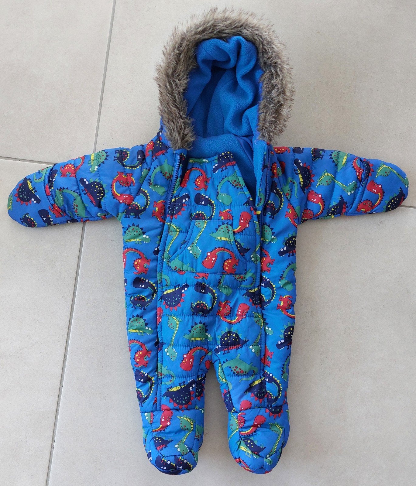 Combinaison taille 3 mois - 8 €, Enfants & Bébés, Vêtements de bébé | Taille 62, Enlèvement, Utilisé, Garçon ou Fille