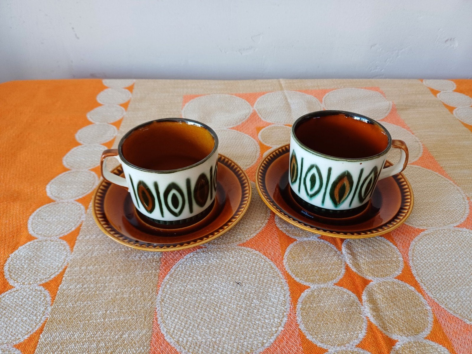 Deux tasses et sous tasses Élipse de Bosch, Enlèvement