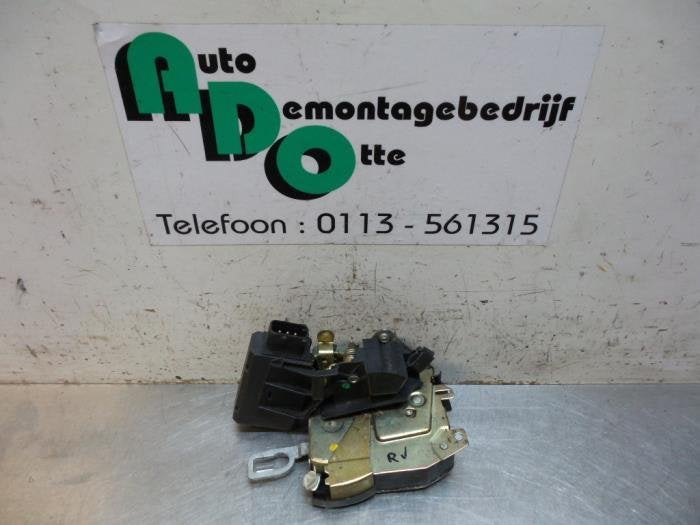 Serrure portière mécanique 2portes droite d'un BMW 3-Serie, -, 3 mois de garantie, Utilisé, -