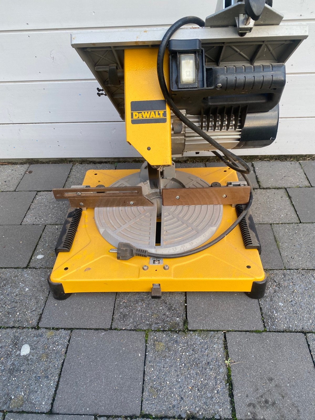 Zaagmachine dewalt, Ophalen, Zo goed als nieuw