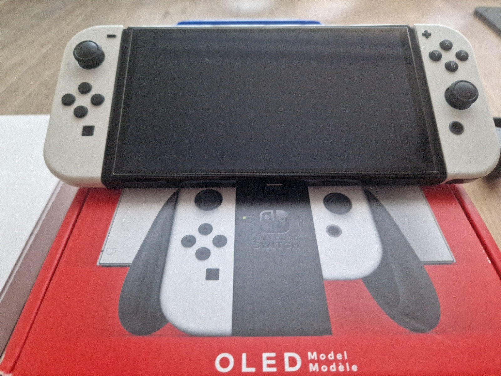 Nintendo Switch OLED blanc – État impeccable, Consoles de jeu & Jeux vidéo, Consoles de jeu | Nintendo Switch, Enlèvement ou Envoi