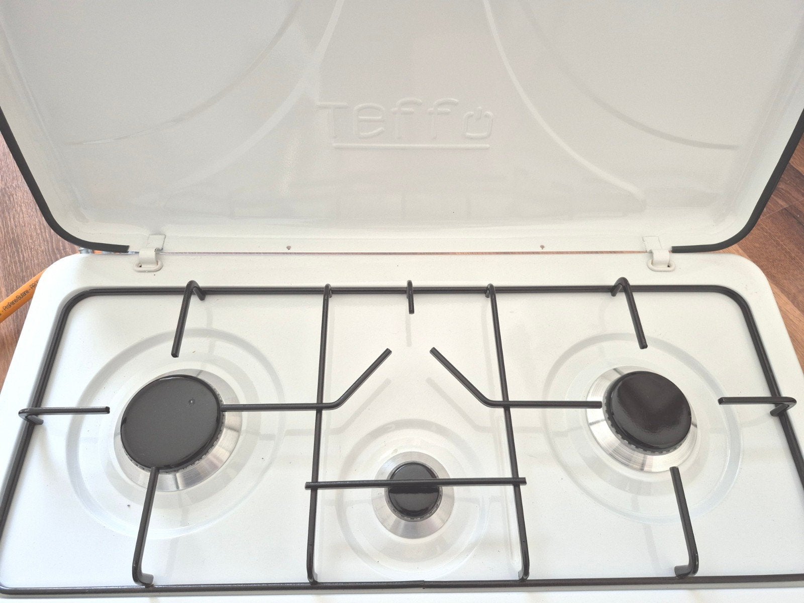 Réchaud à gaz Teffo, trois brûleurs, propane et butane., Neuf, Enlèvement ou Envoi, Autres marques, Blanc