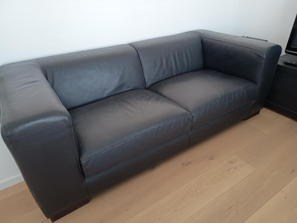 Zwarte lederen zetel, Huis en Inrichting, Ophalen, Driepersoons, Leer, Zo goed als nieuw