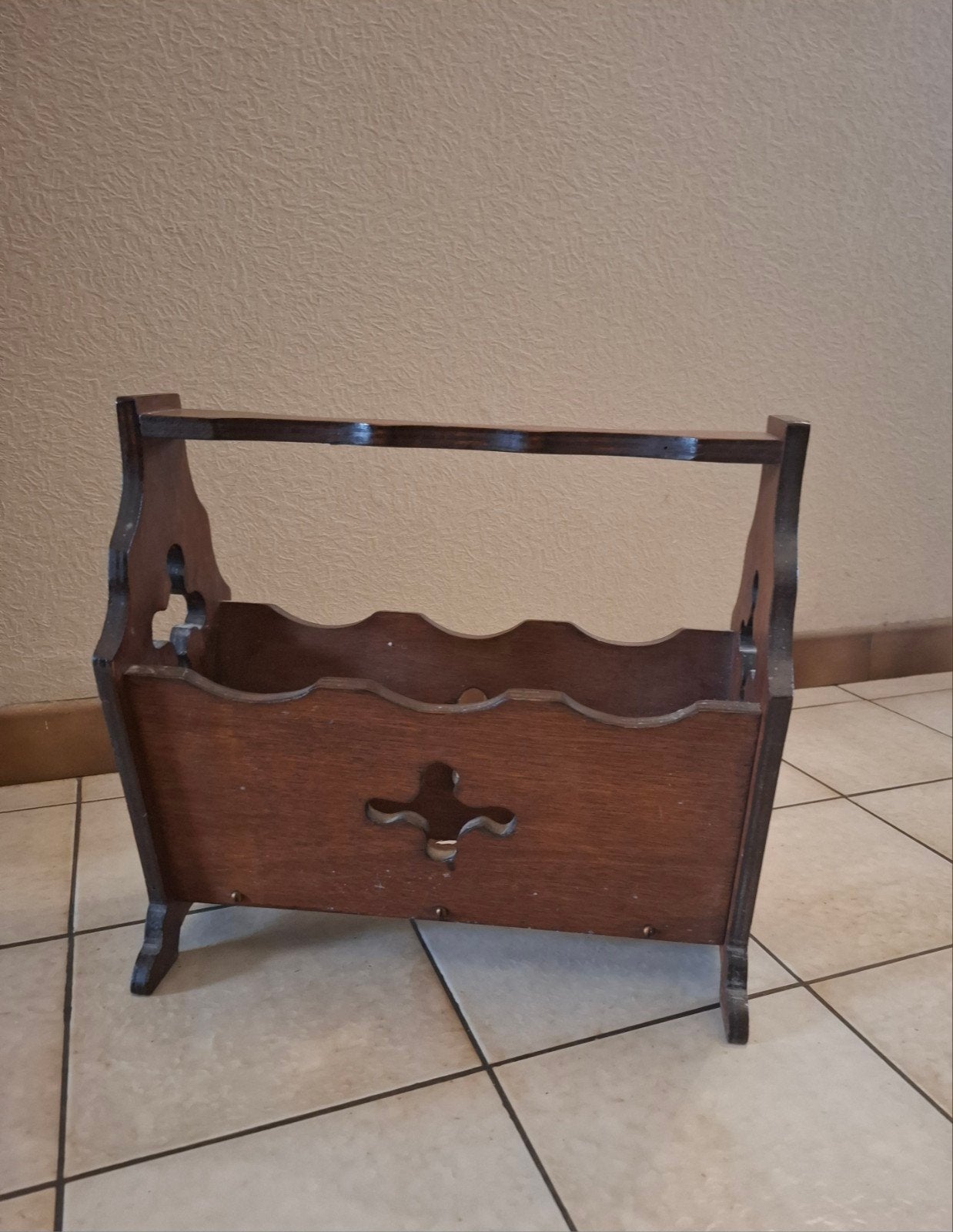 Antiek houten krantenbak, Huis en Inrichting, Woonaccessoires | Krantenbakken en Lectuurbakken, Krantenbak, Ophalen, Gebruikt