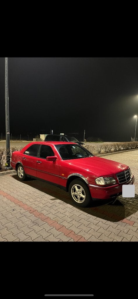 Mercedes w202 C220 essence / état exceptionnel, Autos, Achat, 4 portes, Noir, Berline