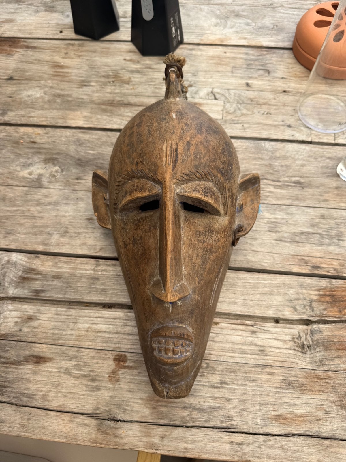 Handgesneden Afrikaans masker., Antiek en Kunst, Kunst | Beelden en Houtsnijwerken, Masker, Hout, Ophalen