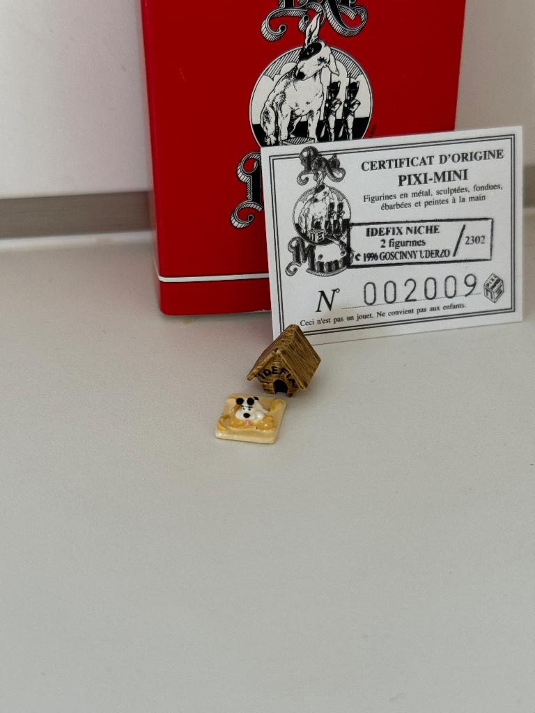 Idéfix niche - 2 figurines - pixi mini village Asterix, Enlèvement ou Envoi
