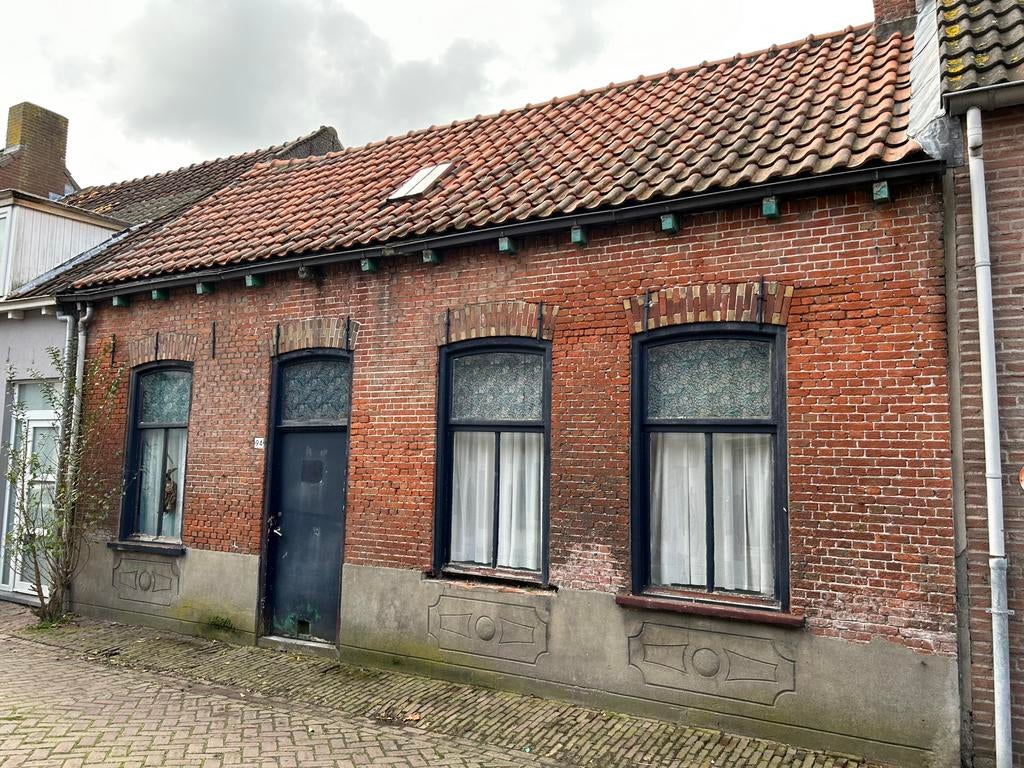 Woning te koop kan 2 woningen van gemaakt worden, Immo