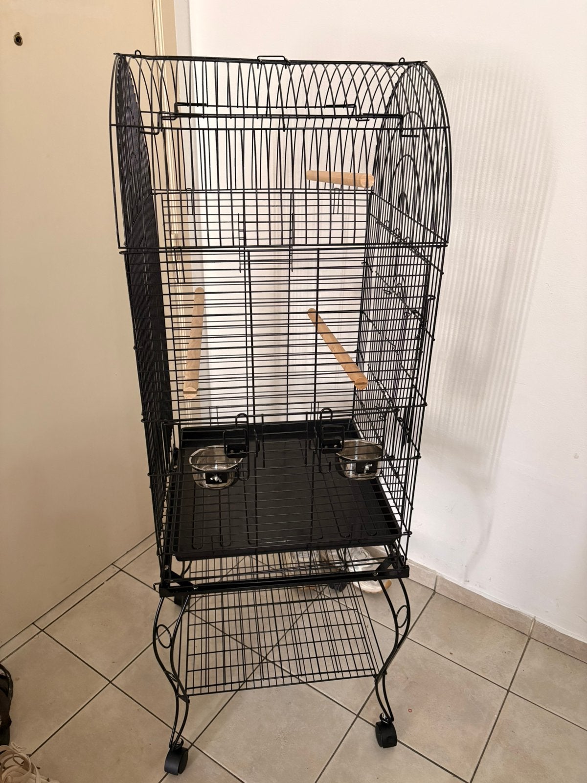 Nouvelle cage à oiseaux à roulettes noire avec accessoires, Enlèvement, Neuf, Métal, Cage à oiseaux