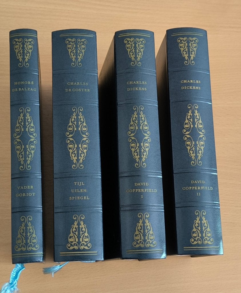 4 klassiekers in luxe band met leeslint, Ophalen of Verzenden