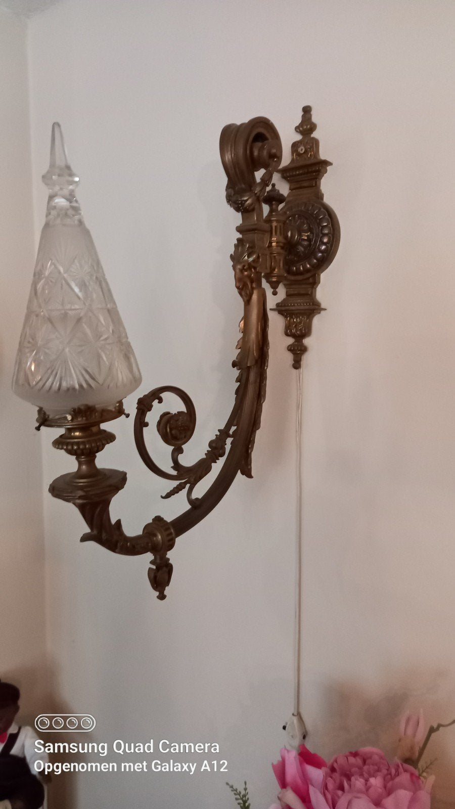 Mooie antieke wandlamp was voorheen gaslamp., Enlèvement