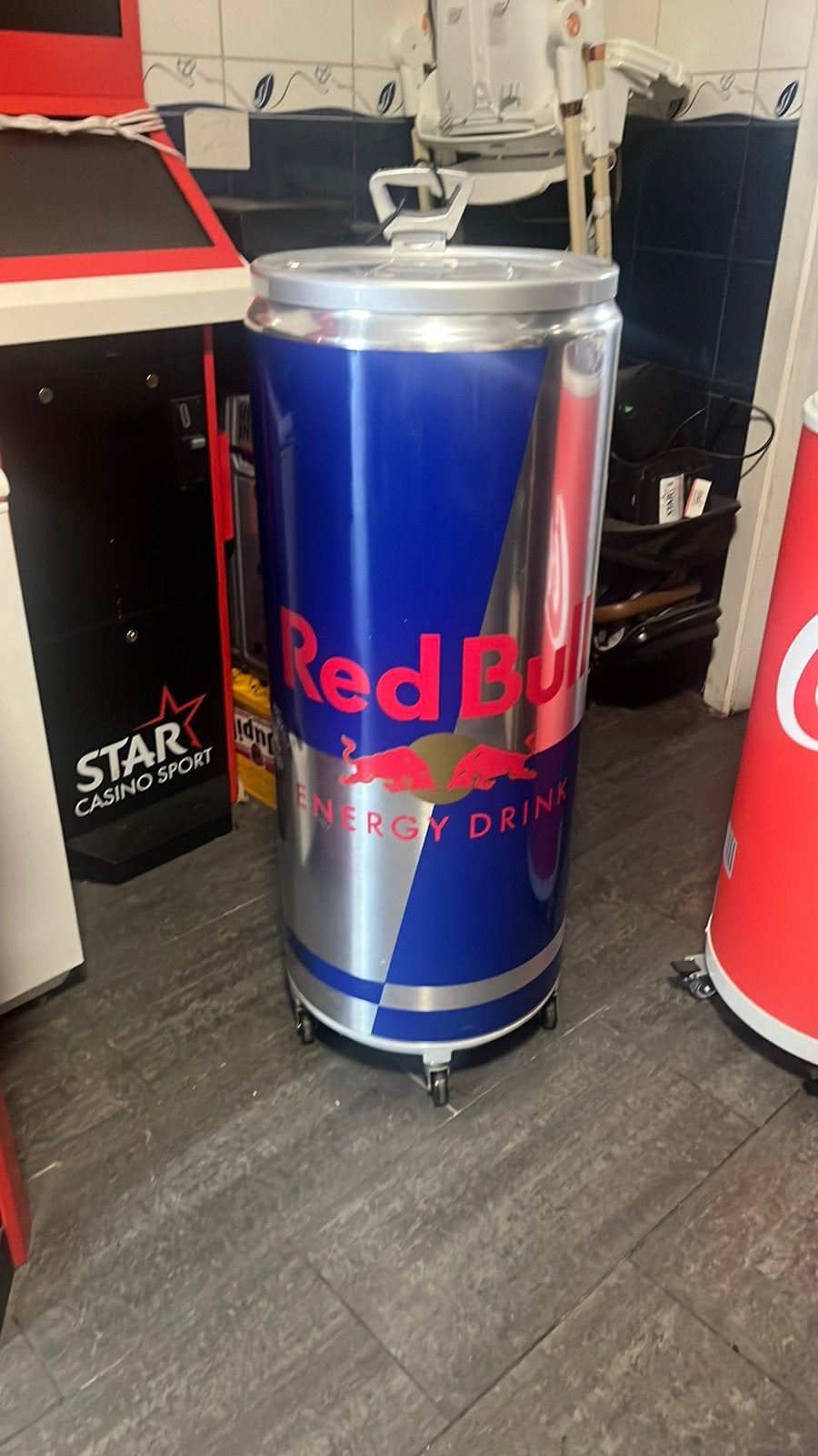 Red bull frigo werkt perfect koelt ook perfect, Enlèvement ou Envoi, Comme neuf