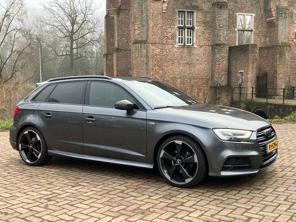 Audi A3 3x Sline/Facelift/ 150pk tdi /19 inch, Auto's, Voorwielaandrijving, Euro 6, Diesel, Grijs