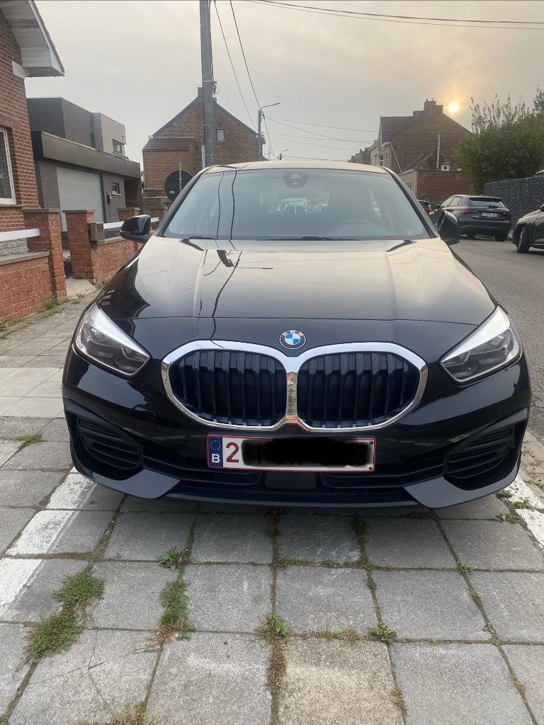 BMW 116d - 10/2019 noire, Autos, Volant multifonction, Achat, Boîte manuelle, Noir