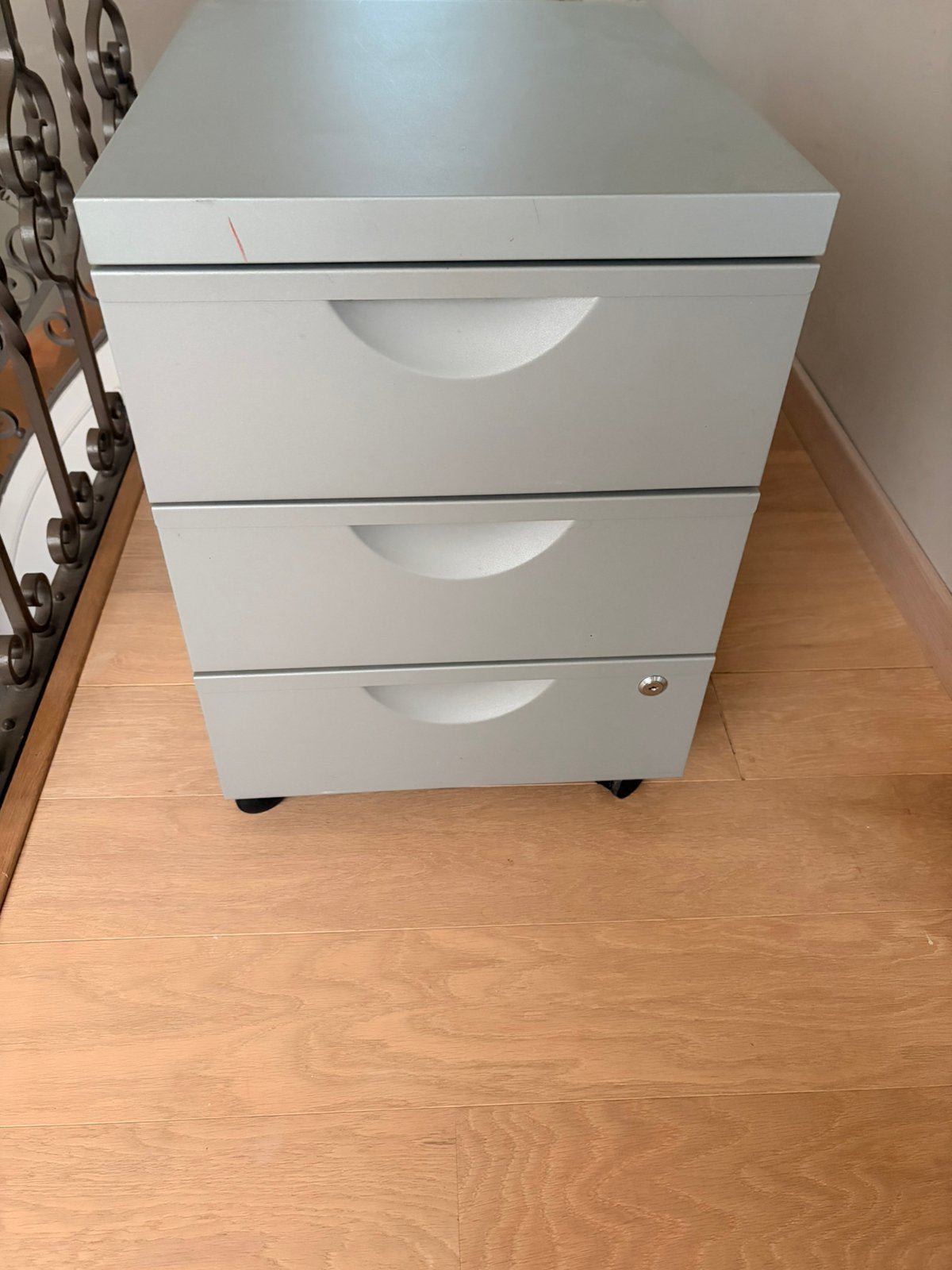 Rolkoffer bureau grijs, Ophalen, Zo goed als nieuw, Grijs