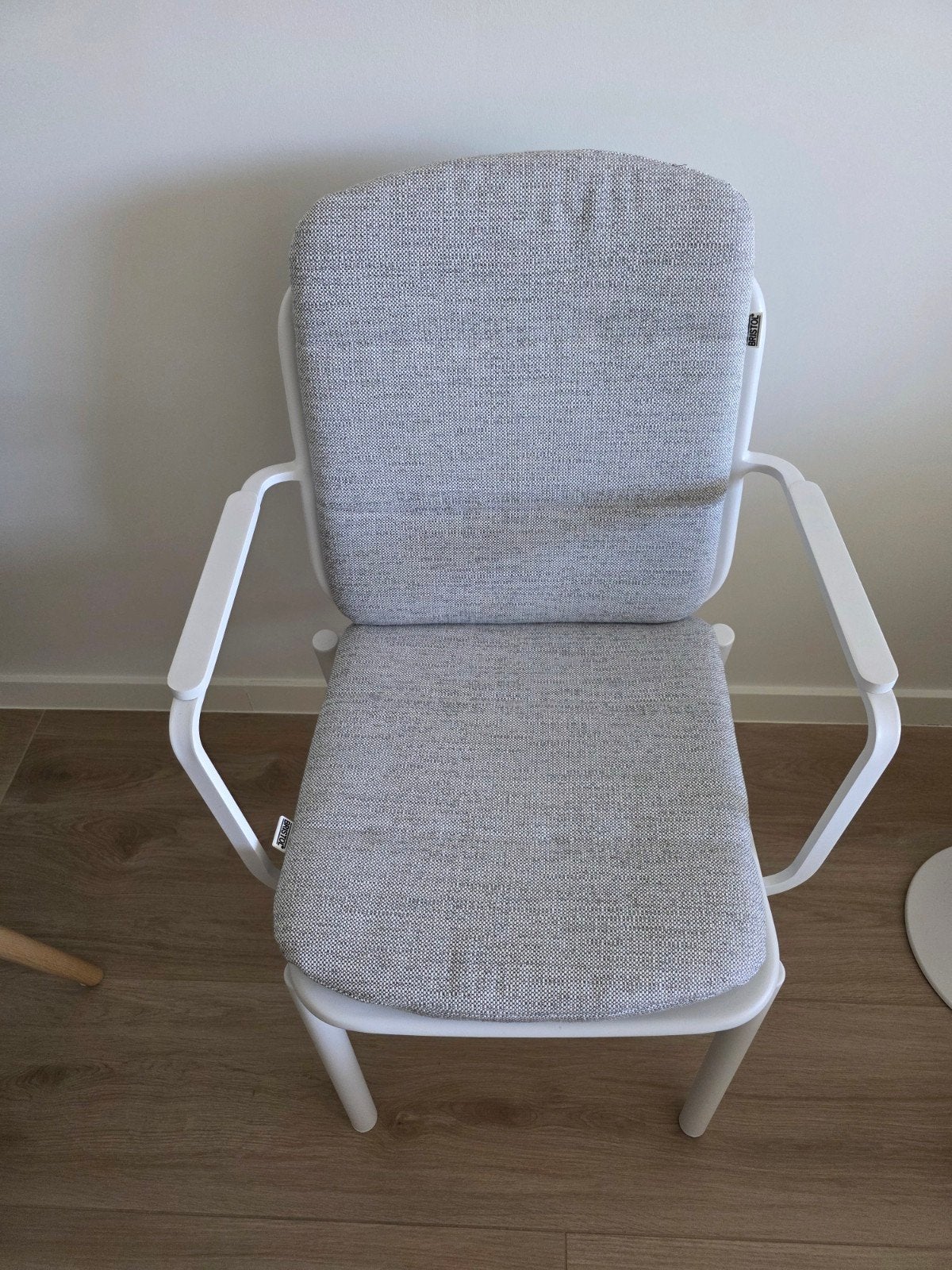 2 aluminium stoelen plus kussens en tafel, Ophalen