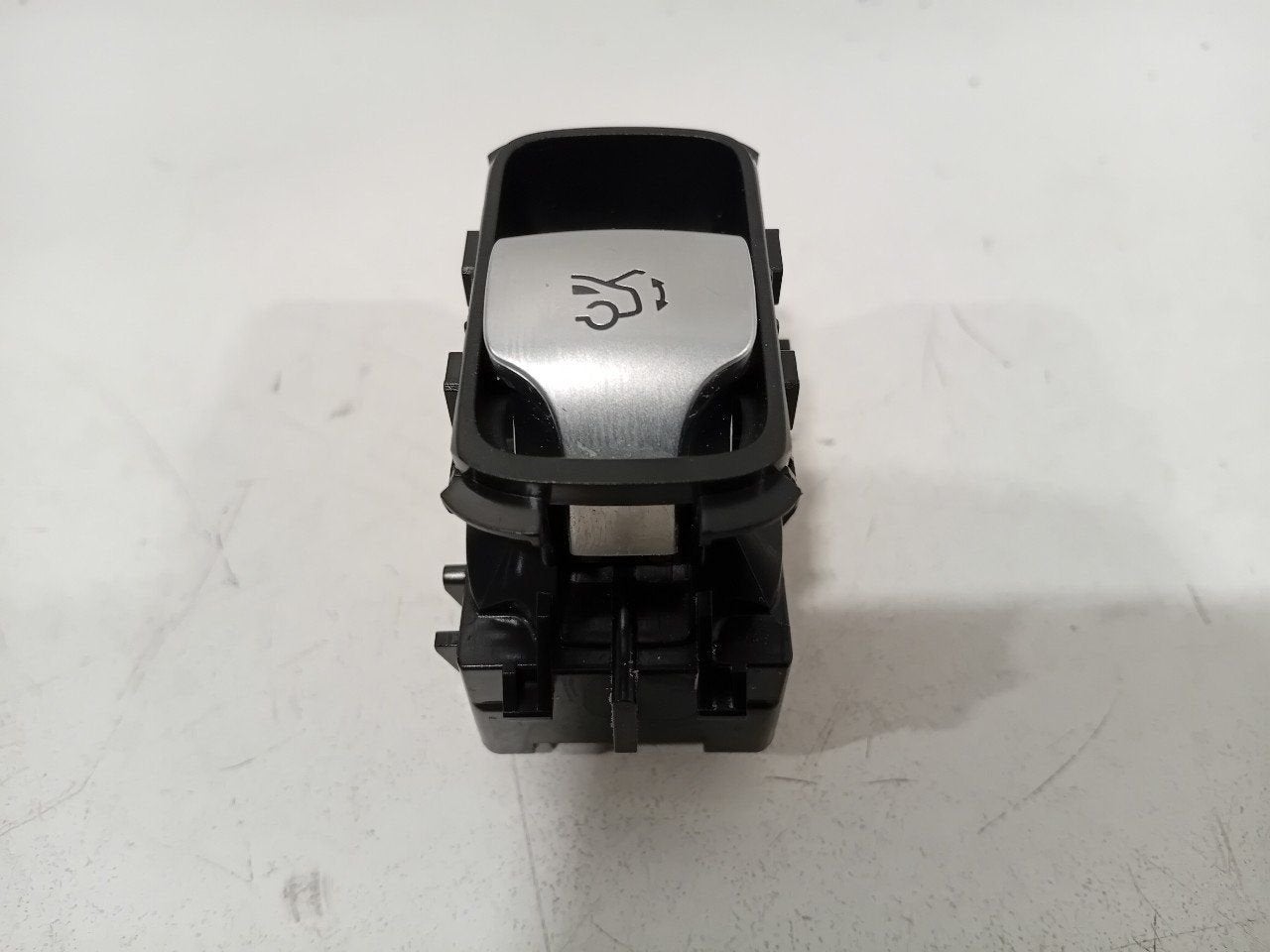 Kofferdeksel schakelaar Mercedes-Benz EQ-Klasse, Onderdelen@venauto.nl, Van der Ven Autorecycling B.V., Gebruikt, Ettenseweg 76, 4706 PB Roosendaal, The Netherlands