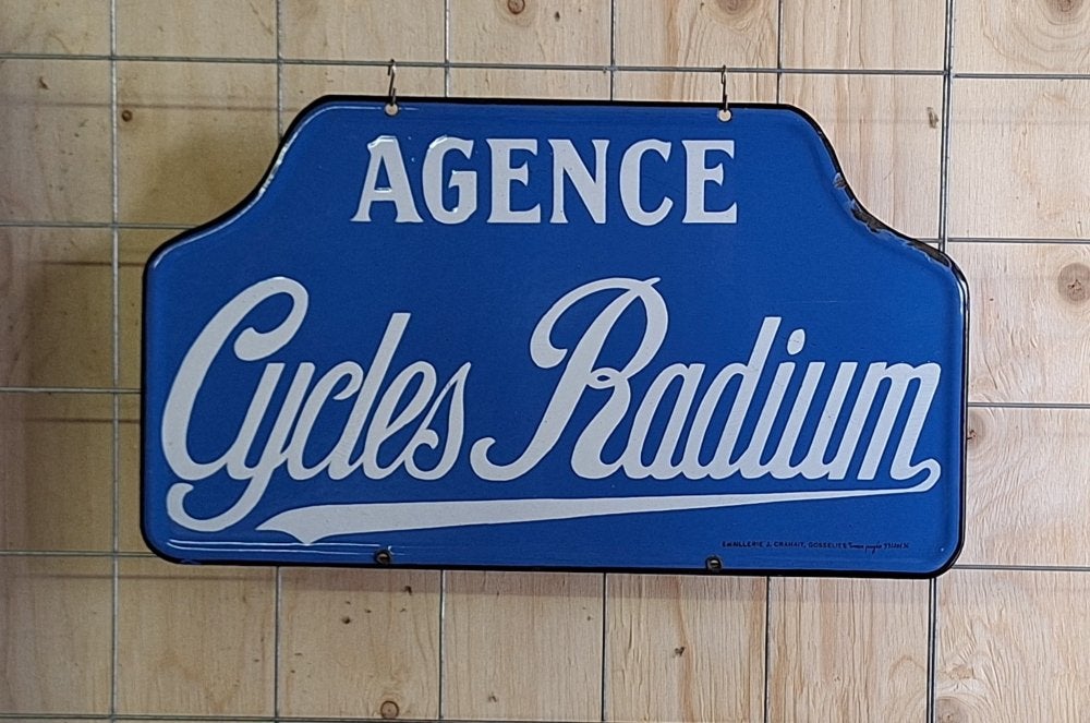 Pracht emaille reclamebord van Radium fietsen uit 1936., Ophalen of Verzenden, Gebruikt, Reclamebord