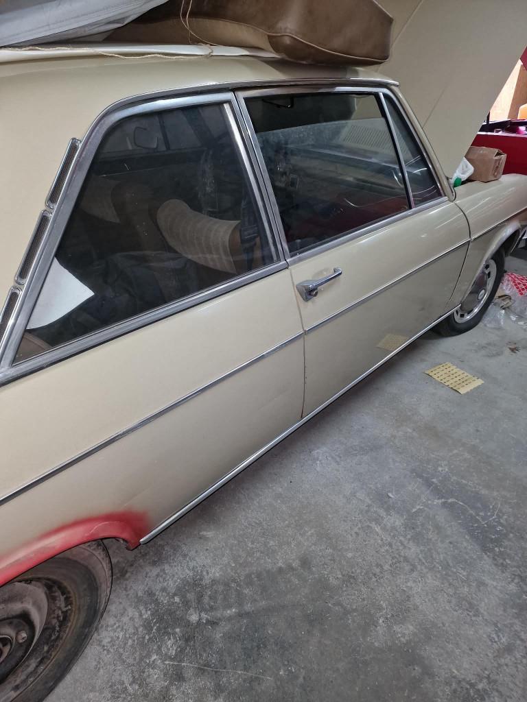 Audi 100 LS Automaat 1970, Auto's, 4 zetels, 4 cilinders, Leder en Stof, Beige