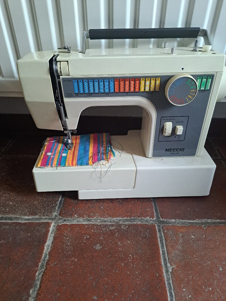 machine à coudre, Enlèvement, Comme neuf, Machine à coudre