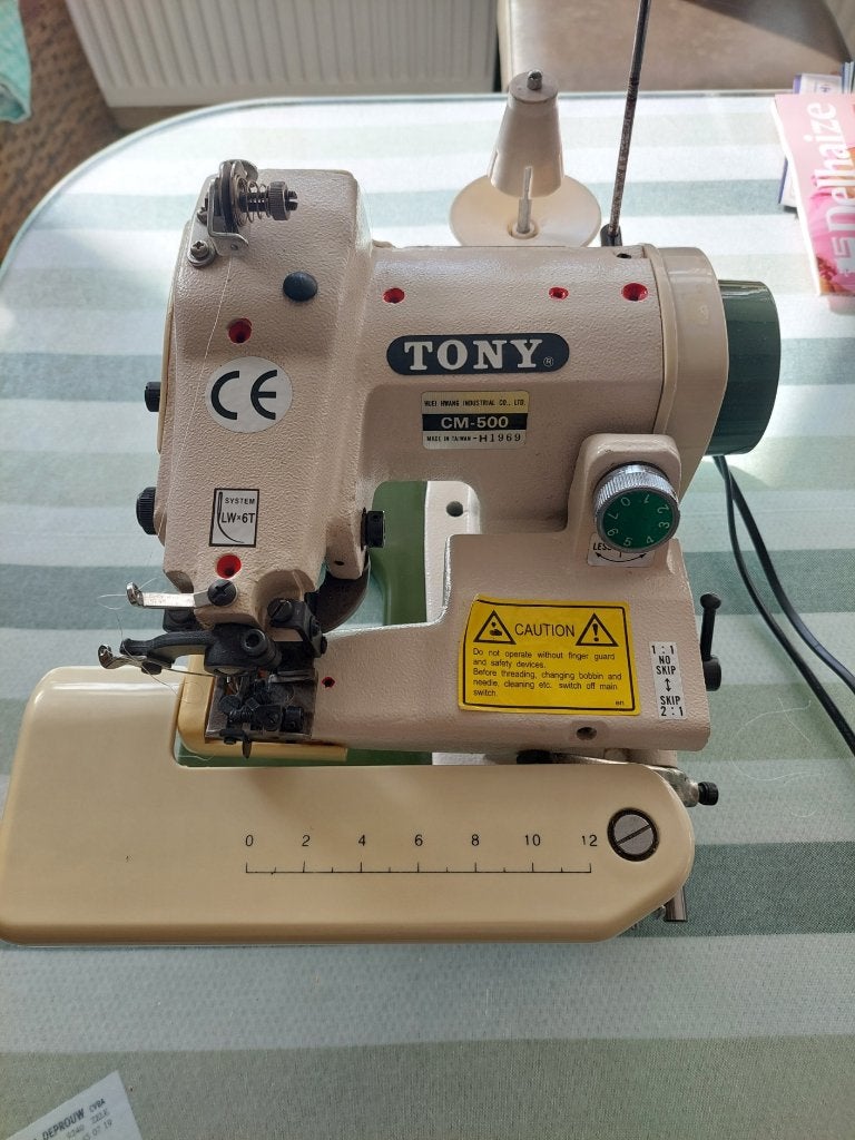 blindzomer Tony EM500, Hobby en Vrije tijd, Naaimachines en Toebehoren, Ophalen, Zo goed als nieuw, Naaimachine, Overige merken
