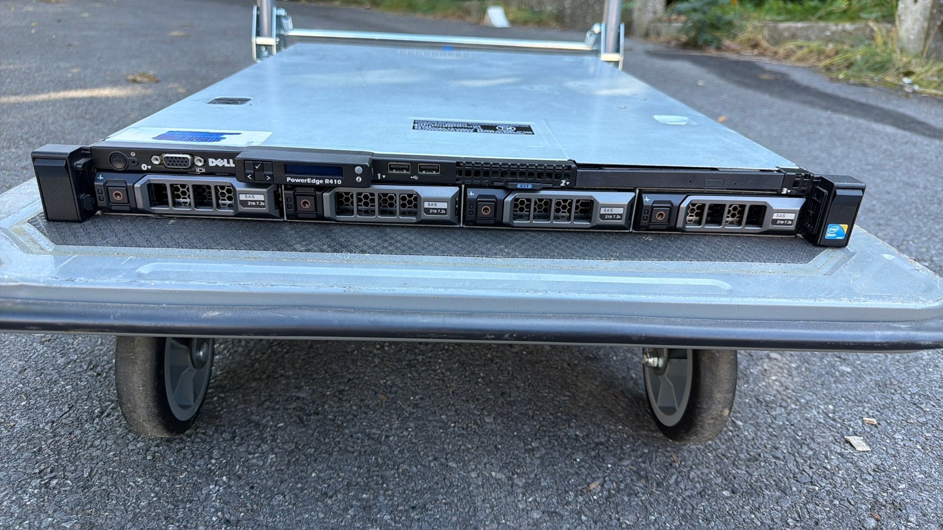 Dell R410 2x Xeon E5640 8C/16T 64GB RAM 200GB SSD 8TB SAS, Computers en Software, Gebruikt, DELL, 64 GB, Hot swappable onderdelen