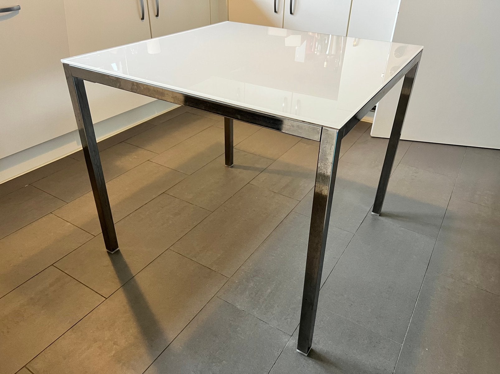 Glazen tafel met metalen poten, 100 à 150 cm, Quatre personnes, Carré, Enlèvement