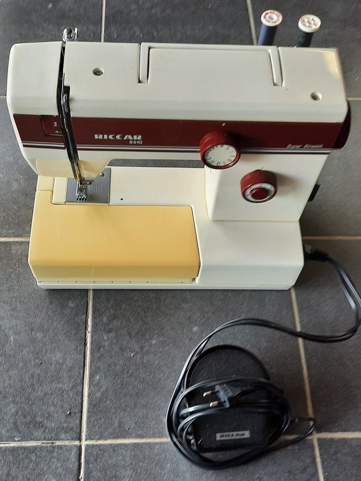 Machine à coudre Riccar 8510, Enlèvement ou Envoi, Machine à coudre