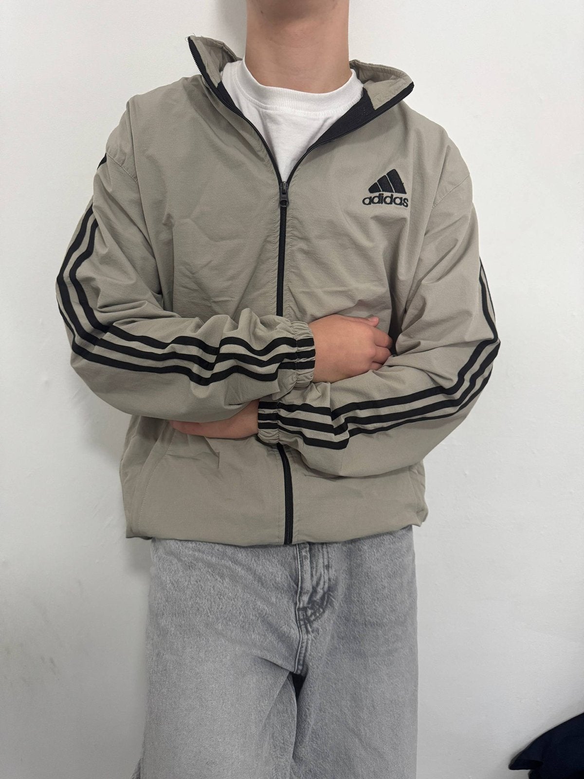 Veste Adidas coupe-vent beige à bandes – Style rétro, Ophalen of Verzenden, Zo goed als nieuw, Maat 48/50 (M), Beige
