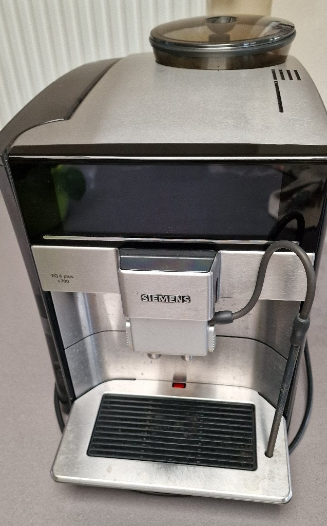 Siemens EQ.6 plus s700 - Machine à café à grains, Electroménager, Machine à espresso, Réservoir d'eau amovible, Café en grains