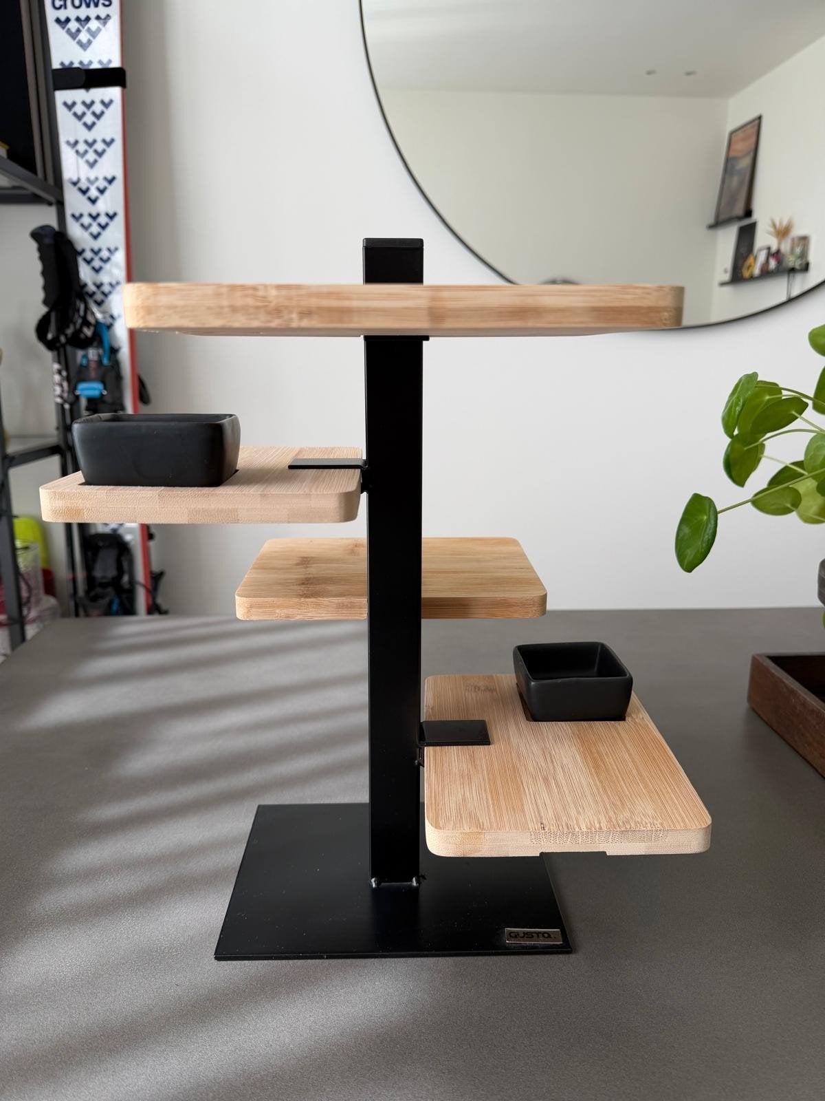 Gusta 4-Tier Display Stand Wood and Metal, Enlèvement ou Envoi, Neuf