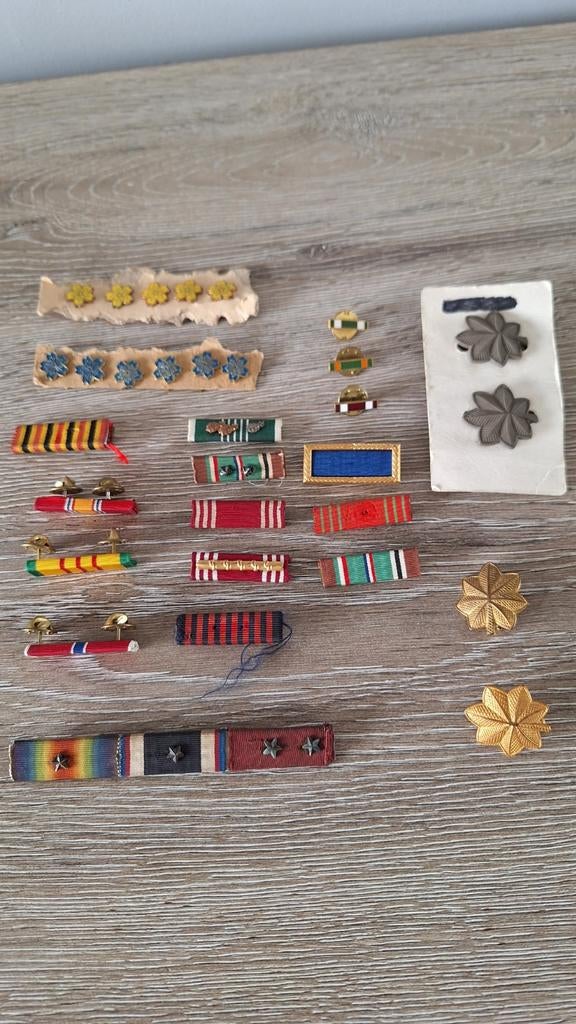 Militaire decoratie speldjes, Verzamelen, Ophalen of Verzenden, Overige soorten, Lintje, Medaille of Wings