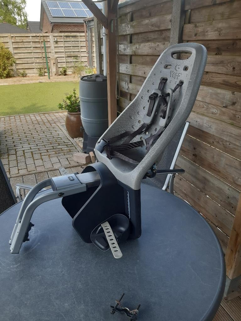 Kinderstoel voor fiets, Ophalen, Achterzitje, Voetsteuntjes, Yepp (Thule)