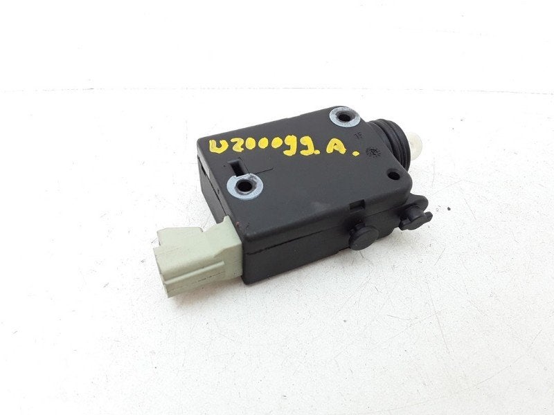 MOTEUR DE VEROUILLAGE DU FLUX DE CARBURANT Avensis (T22), Utilisé, Toyota