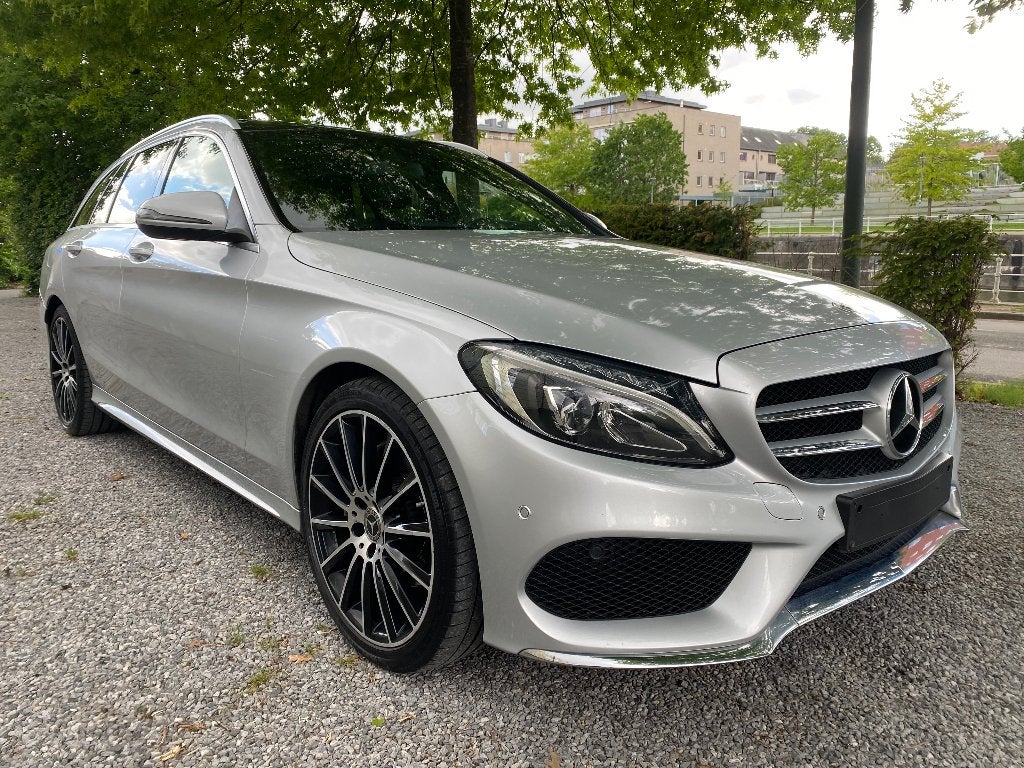 Mercedes C 180 benzin AMG Line 156ch toit pano full option, Autos, Mercedes-Benz, Cuir, Argent ou Gris, Euro 6, Entretenue par le concessionnaire
