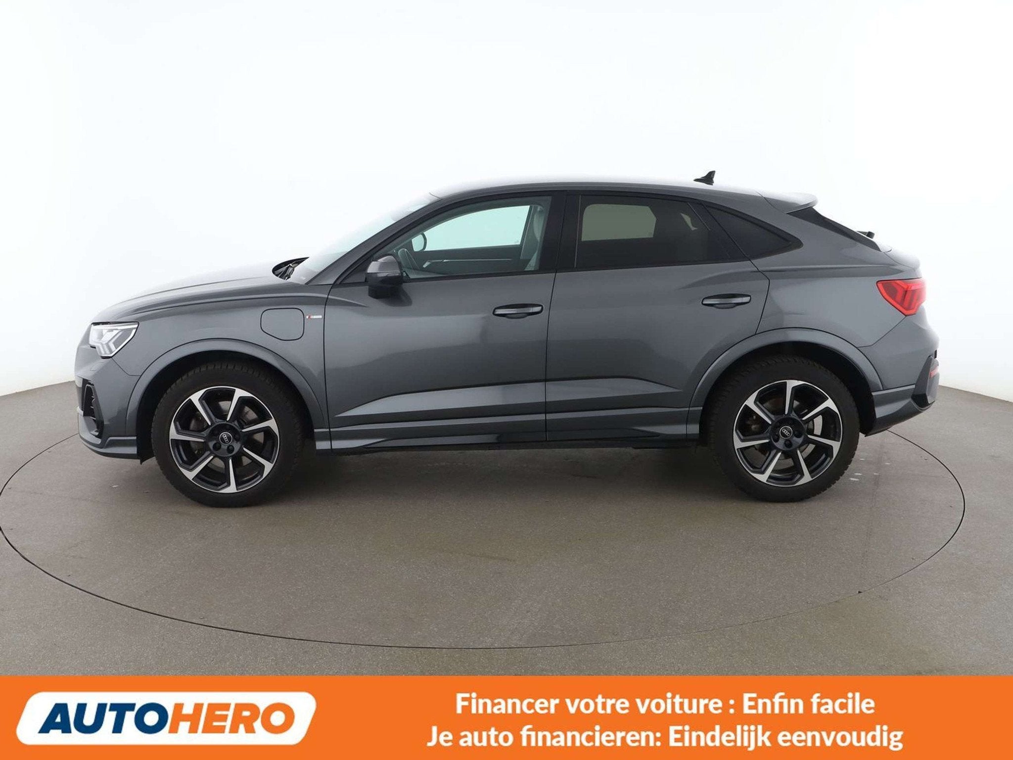 Audi Q3 45 TFSIe S line (bj 2022, automaat), Auto's, Audi, 245 pk, Gebruikt, Leder, 5 zetels