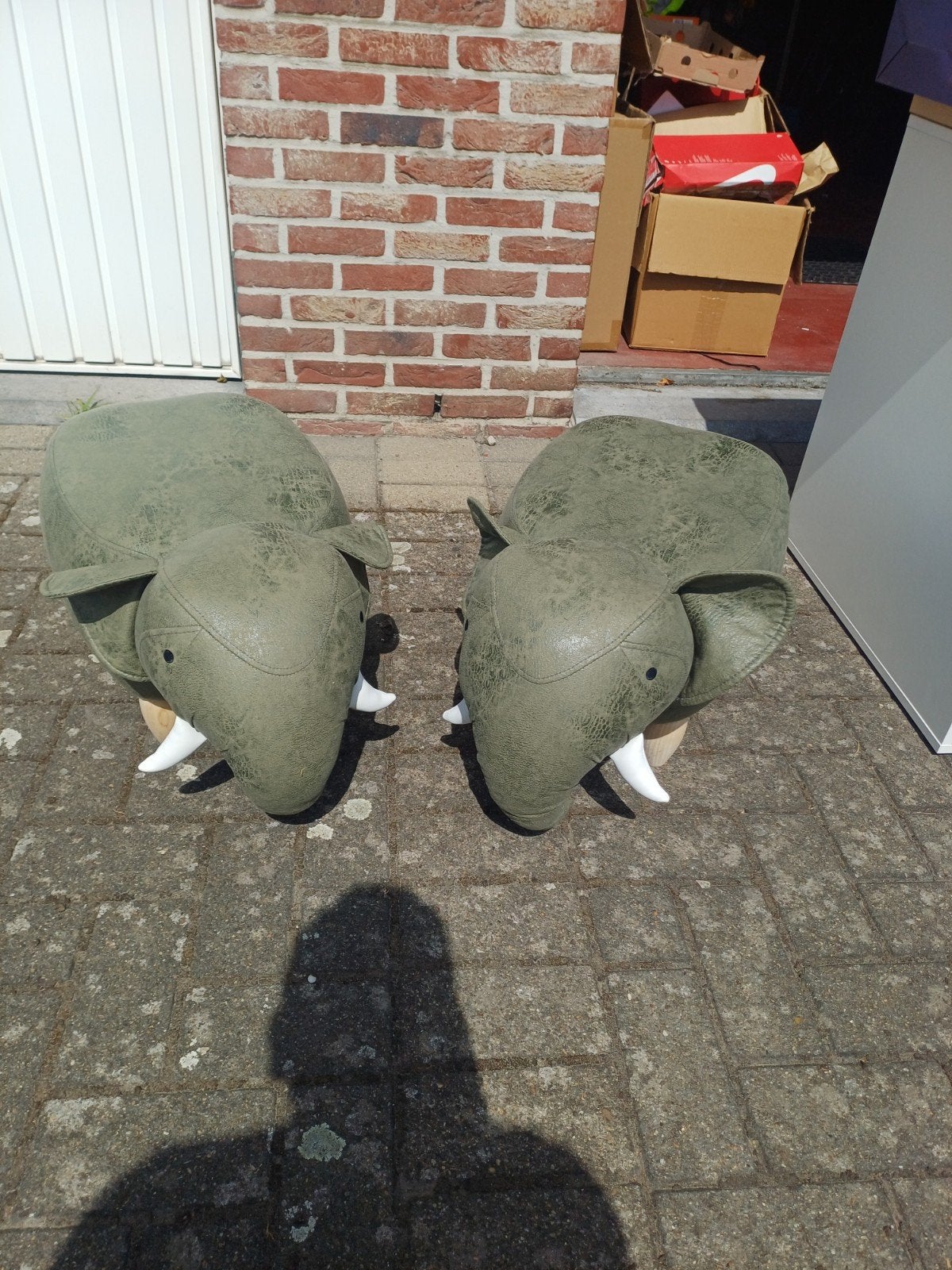 Zeer mooie Olifanten zitbankjes in olijfgroen, Ophalen