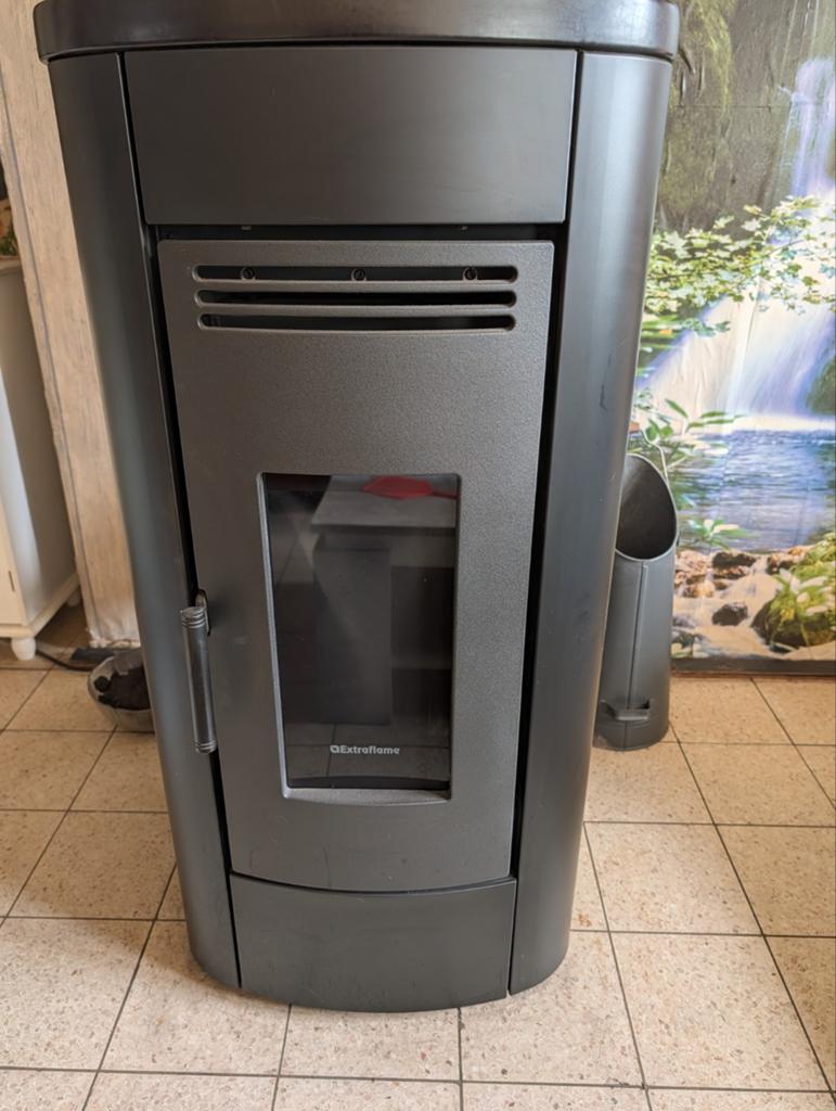 Poêle à pellets Extraflamme Klaudia Néro 8KW., Maison & Meubles, Poêles, Comme neuf