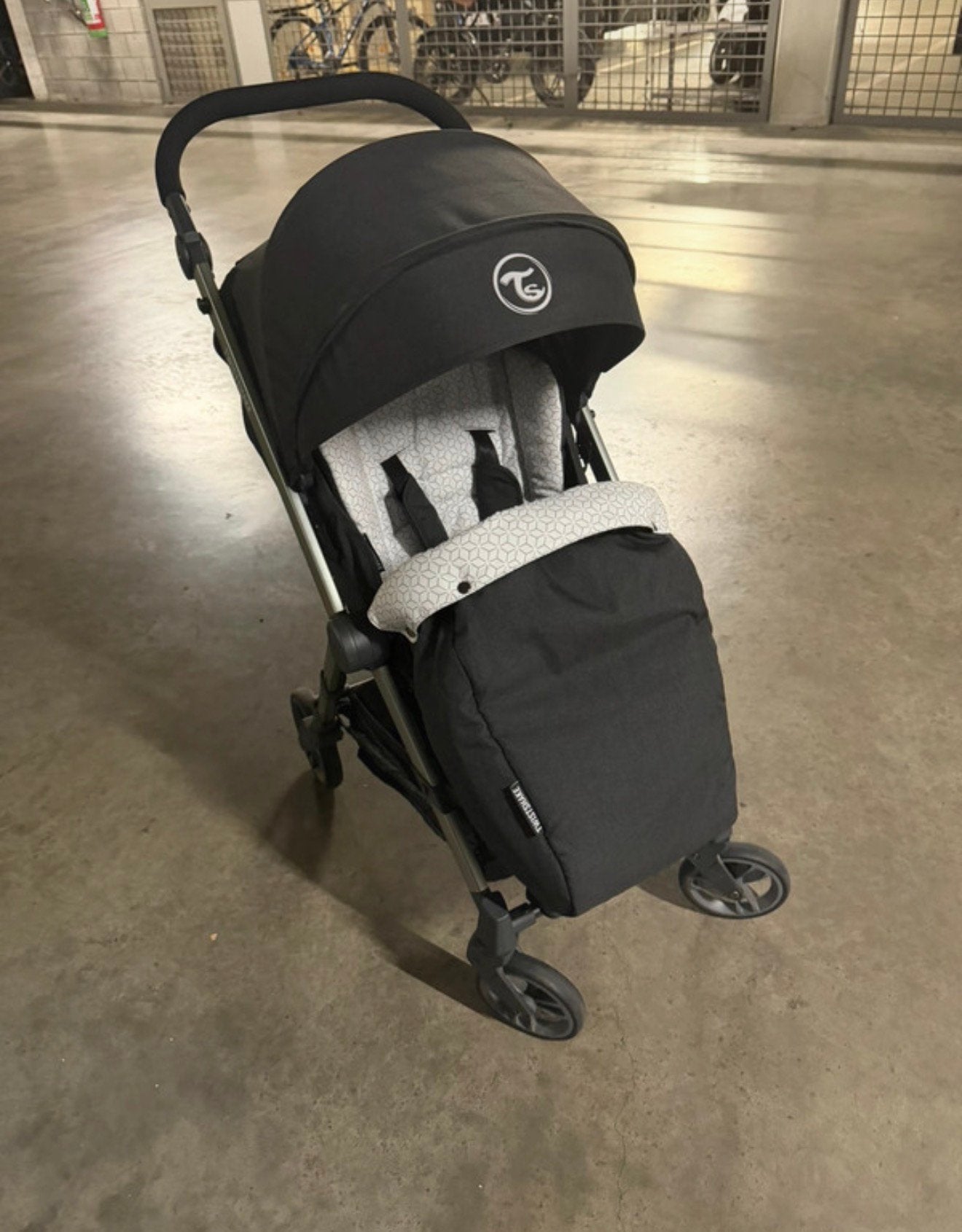 Twistshake buggy – zo goed als nieuw + accessoires, Kinderen en Baby's, Ophalen, Zo goed als nieuw, Regenhoes