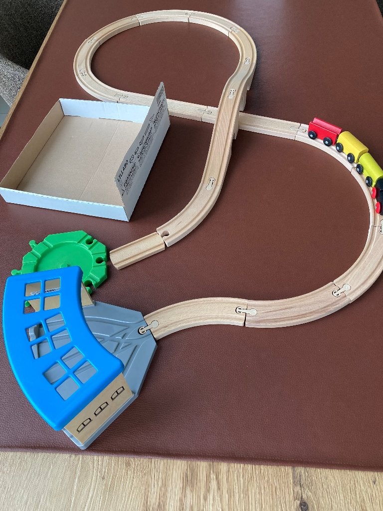 Lillabo basistreinset Ikea + rangeerstation, Enfants & Bébés, Jouets | Jouets en bois, Enlèvement, Comme neuf, Autres types