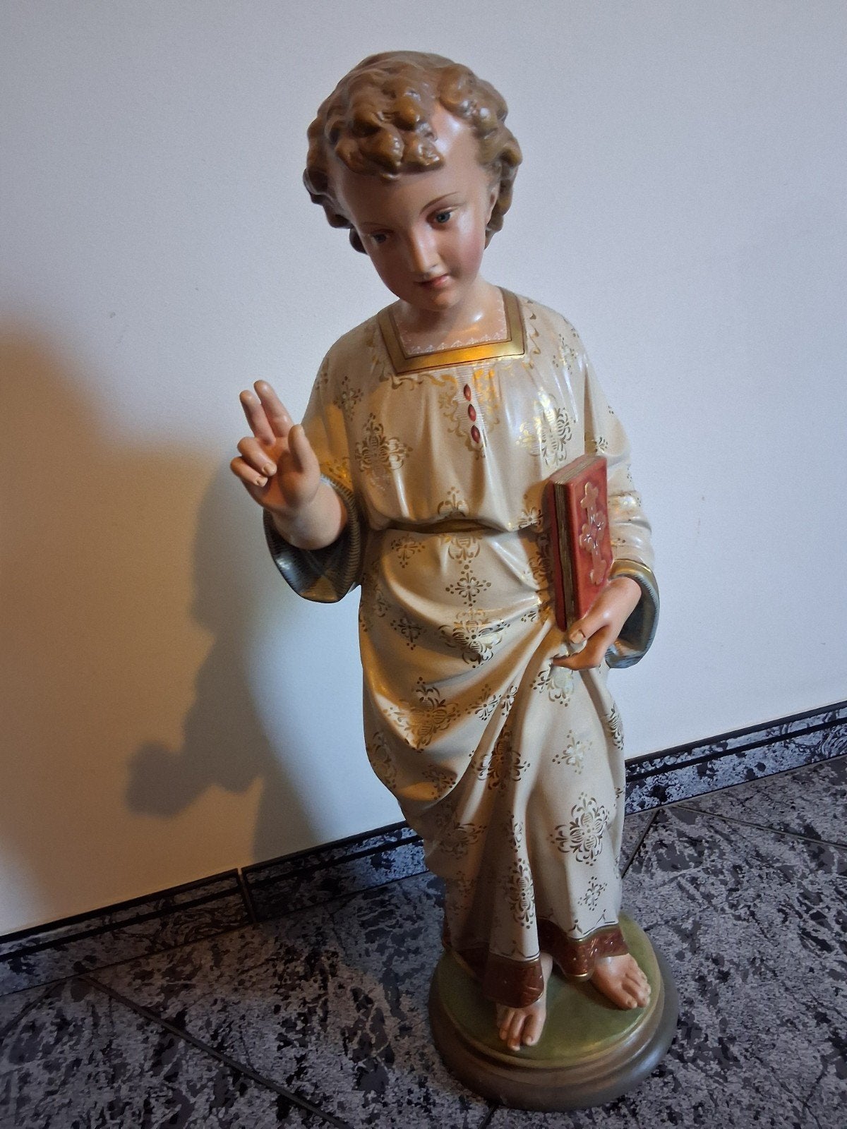 statue d'église de l'enfant Jésus., Enlèvement