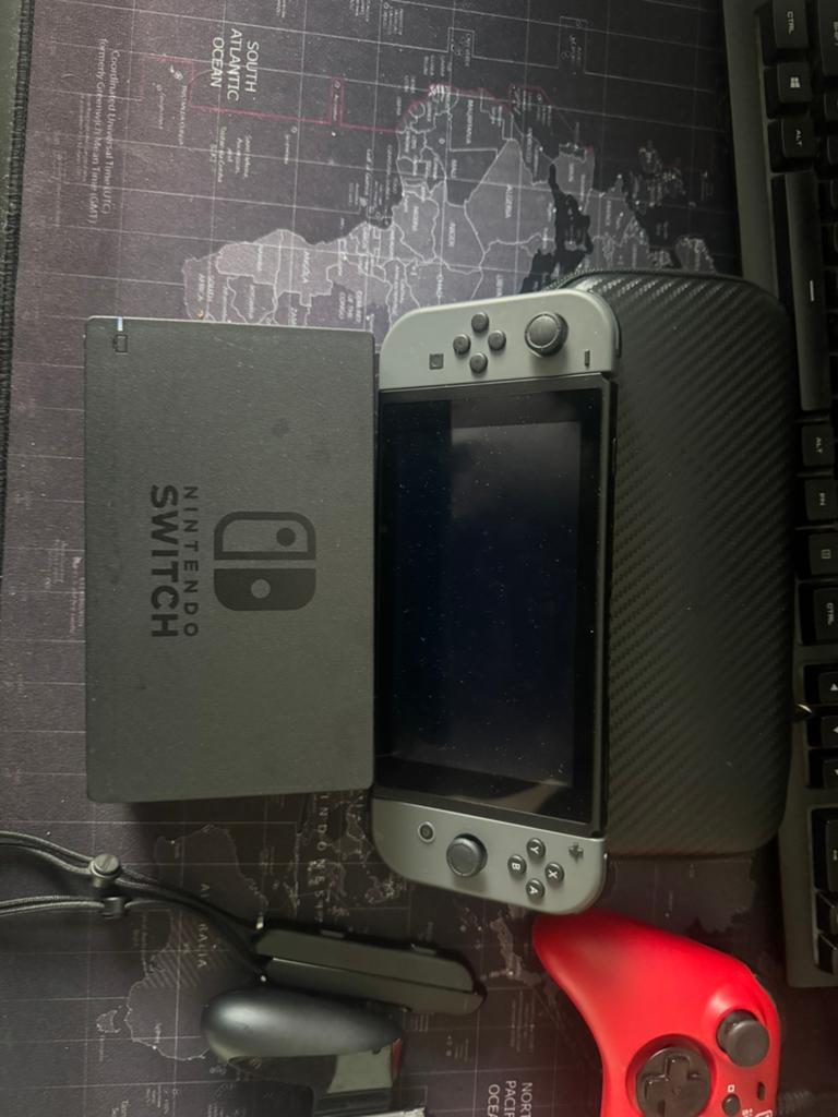 Nintendo switch v2 (2019), Games en Spelcomputers, Spelcomputers | Nintendo Switch, Switch 2019 Upgrade, Met games, Ophalen of Verzenden