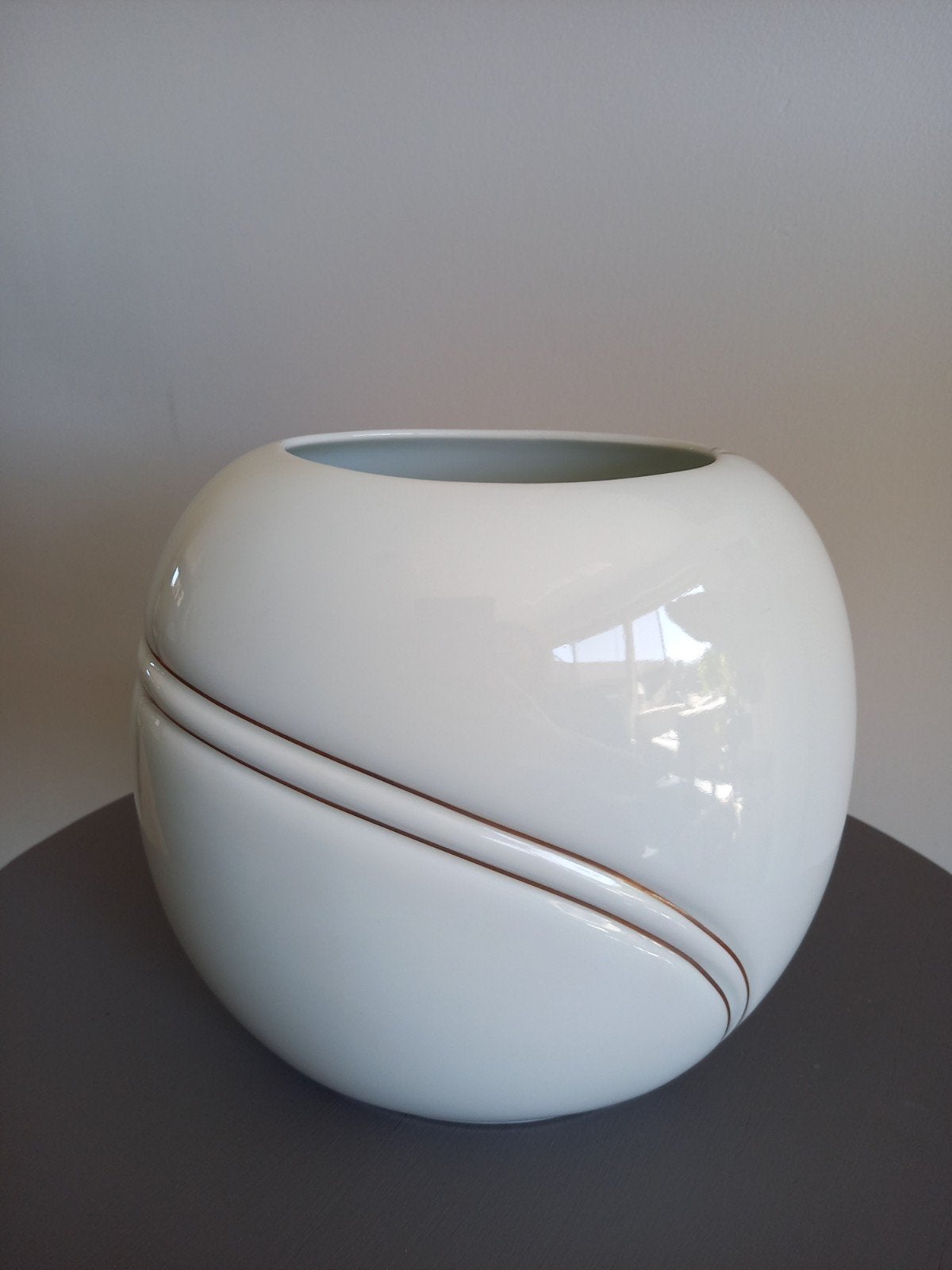 Vase à boule vintage Royal KPM Bavaria avec bordure dorée, Enlèvement ou Envoi, Fait main, Blanc