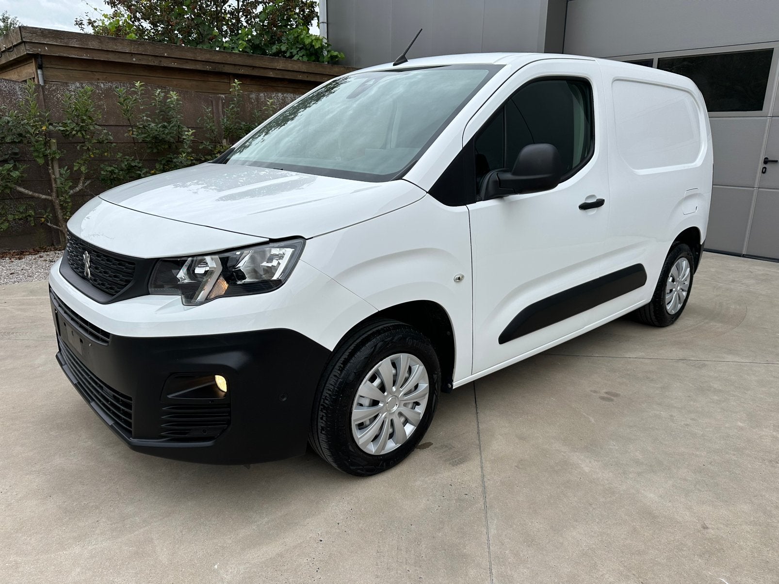 Partenaire/3 places/40000km/attelage/caméra, Autos, Camionnettes & Utilitaires, Achat, Euro 6, Entreprise, 3 places