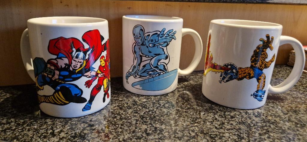 3 Tasses " Super héros MARVEL" (Vente à la pièce ou en lot)., Verzamelen, Stripfiguren, Nieuw, Gebruiksvoorwerp, Superheld, Ophalen of Verzenden