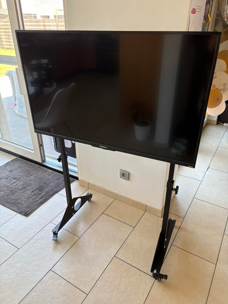 FV43U monitor 43” 4K 144Hz + monitorstand, Computers en Software, Monitoren, Ophalen, Zo goed als nieuw