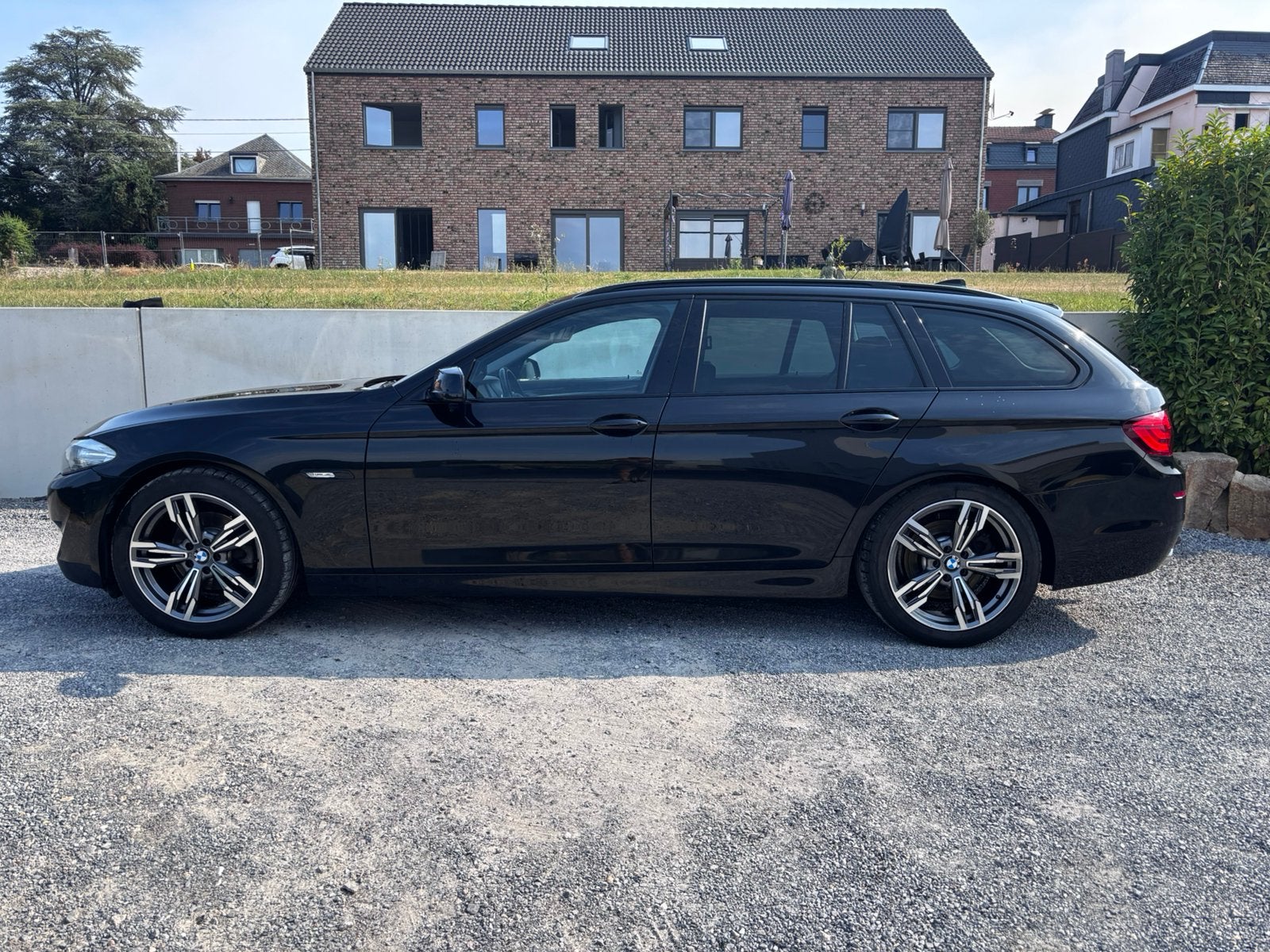 Bmw 520d break cuir, attache remorque, etat impecable, Cuir, Noir, Particulier, 4 cylindres